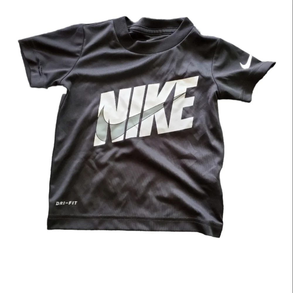 Nike 2‎ piece toddler set. Size 2T